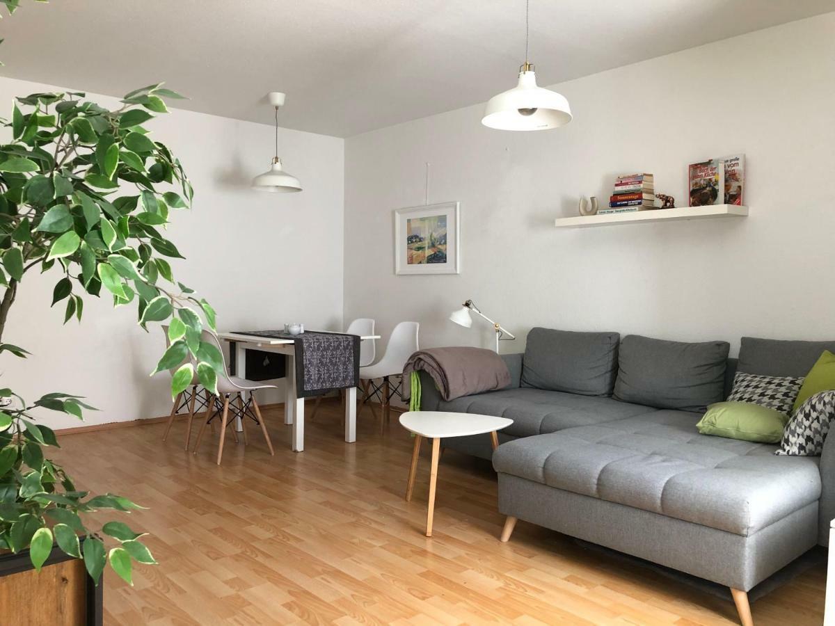 Parkplatz Und Balkon - Burberg'S Heimathafen In Wiesbaden Bagian luar foto
